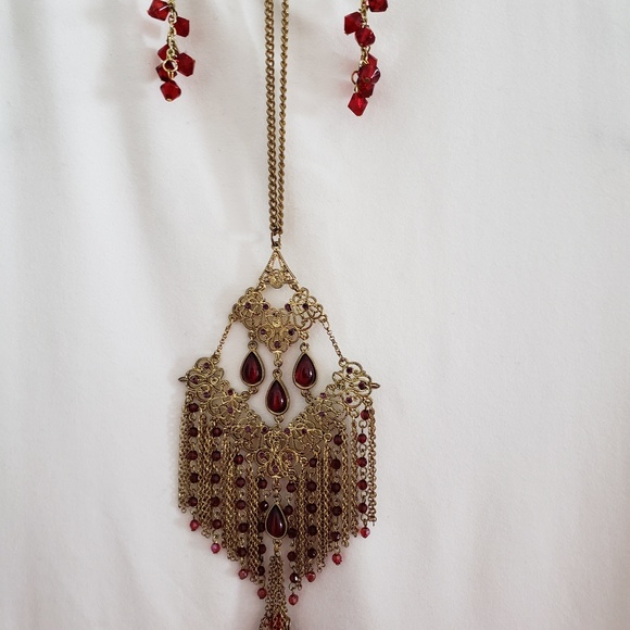 Necklace and earrings set - Picture 1 of 4